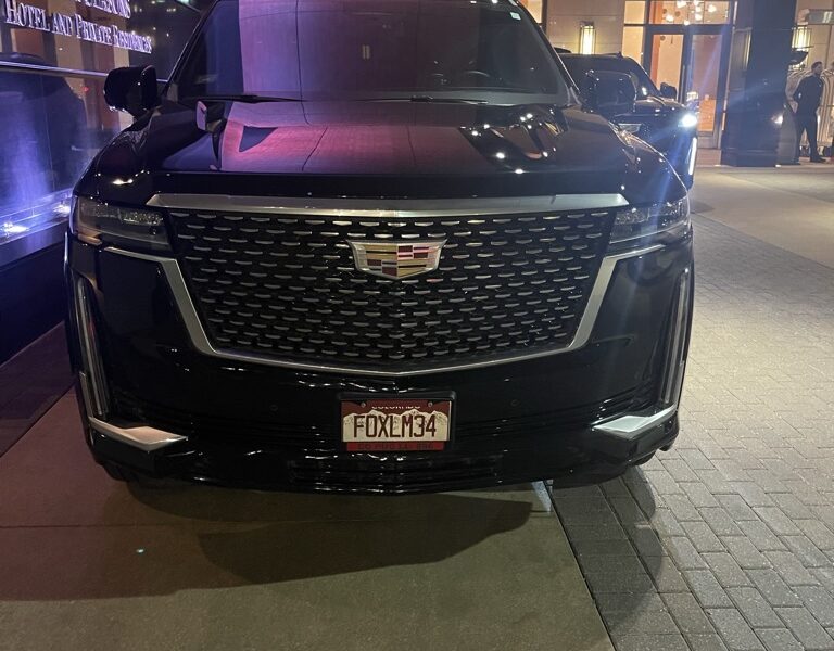 denver limo service FoxLimousineWorldwide personal chauffeur, book limousine, sprinter, suv, sedan, bus mini, bus in denver