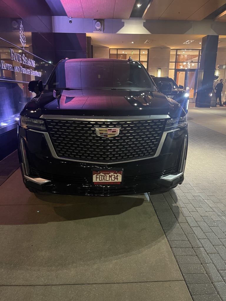 denver limo service FoxLimousineWorldwide personal chauffeur, book limousine, sprinter, suv, sedan, bus mini, bus in denver