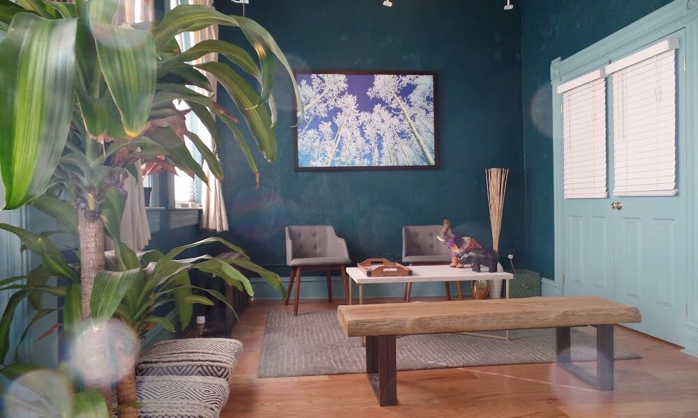 Luna Massage And Wellness