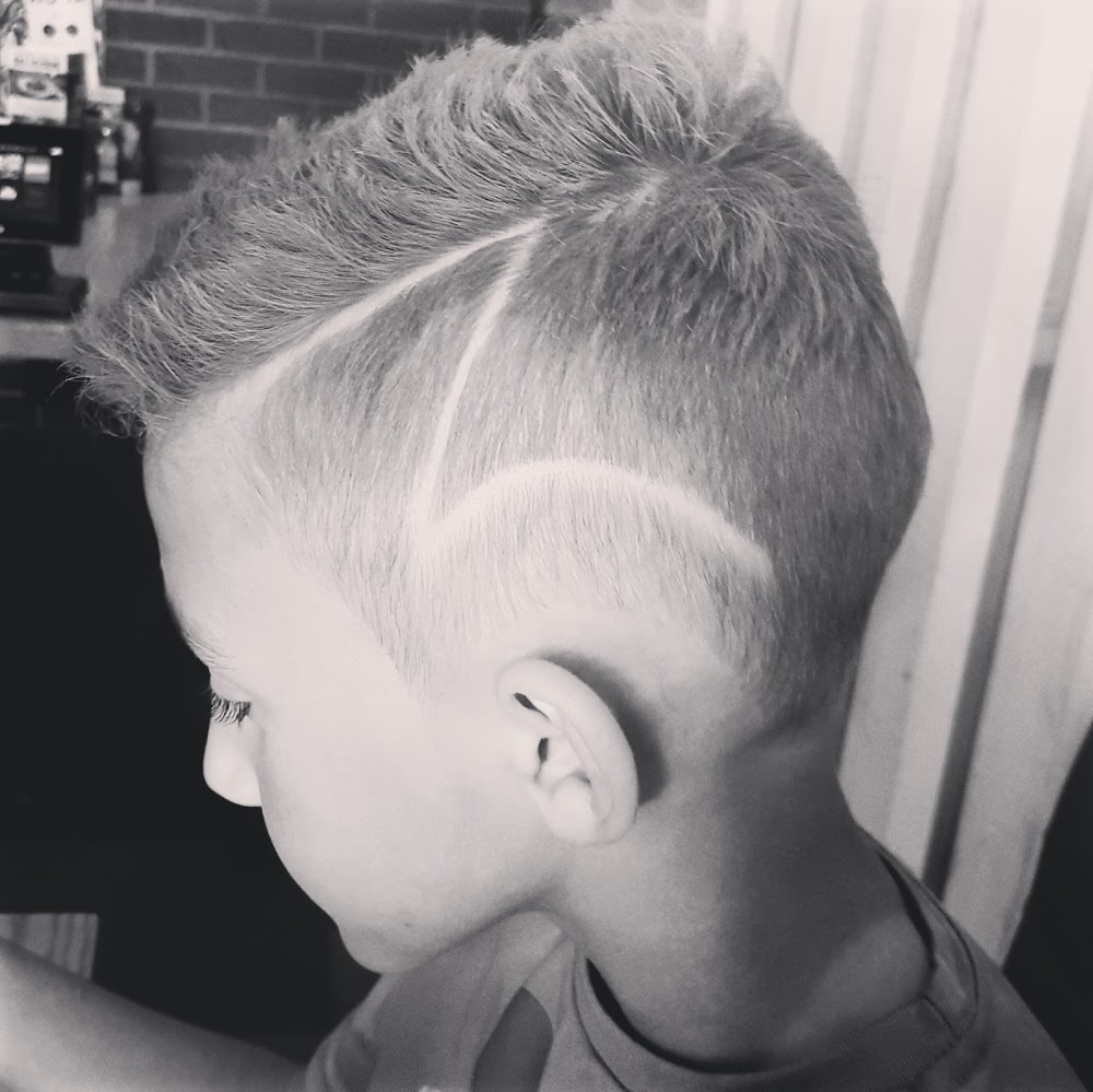 Red’s Barber Lounge