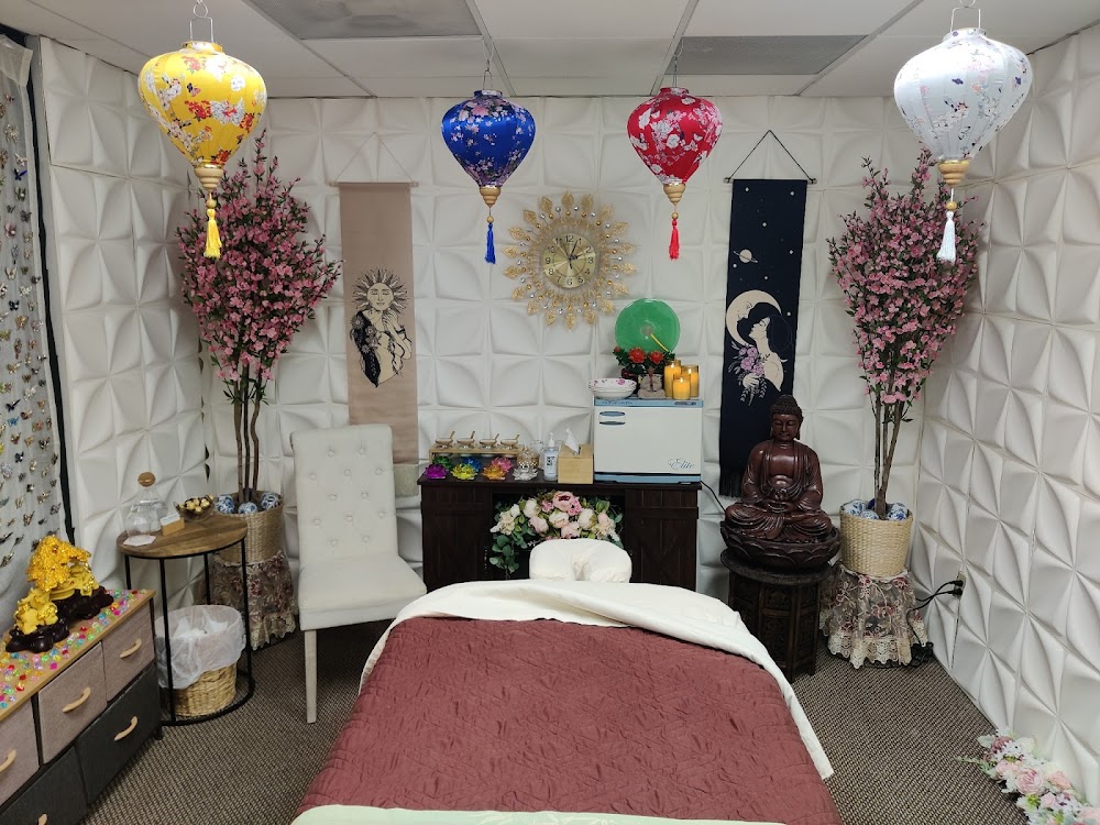 Tree World Spa & Massage